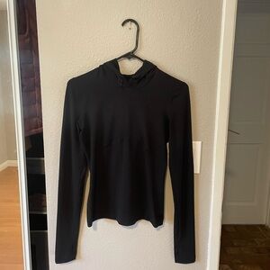 ALO Yoga alosoft hooded runner Black long sleeve